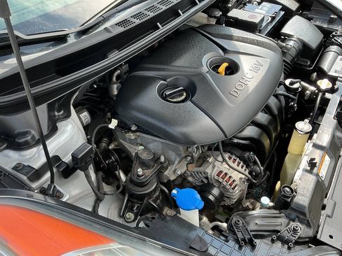 Used 2012 Hyundai Elantra Limited FWD image 32