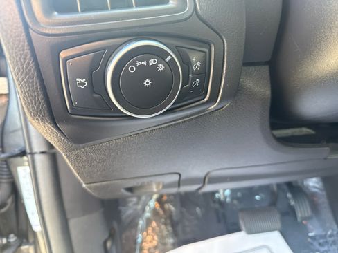 Used 2018 Ford Focus SE image 17