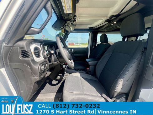 Used 2026 Jeep Wrangler Sport AWD/4WD image 10