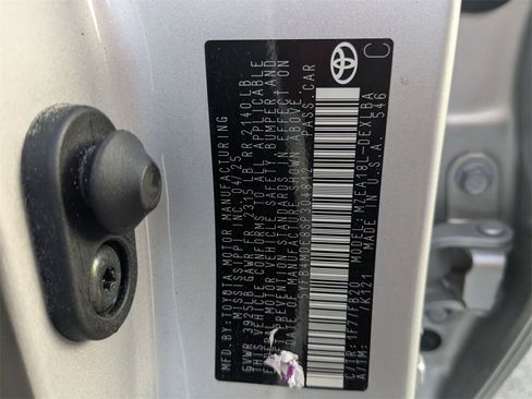 Used 2025 Toyota Corolla LE image 32