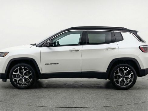 Used 2025 Jeep Compass Limited image 5