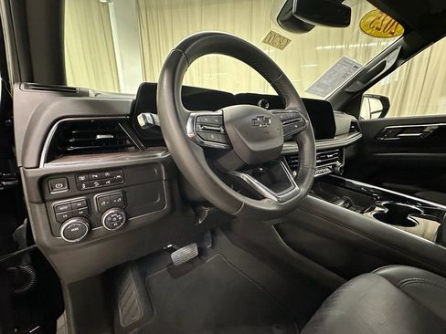 Certified 2025 Chevrolet Suburban Z71 image 28