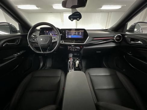 Certified 2024 Chevrolet Trax RS w/ Driver Confidence Package FWD image 19