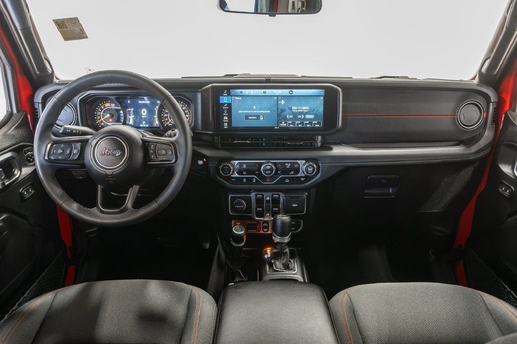 Used 2025 Jeep Wrangler Unlimited Rubicon AWD/4WD image 25