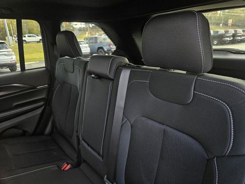 New 2025 Jeep Grand Cherokee Laredo X image 24