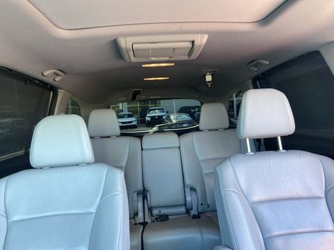 Used 2018 Honda Pilot Touring image 19