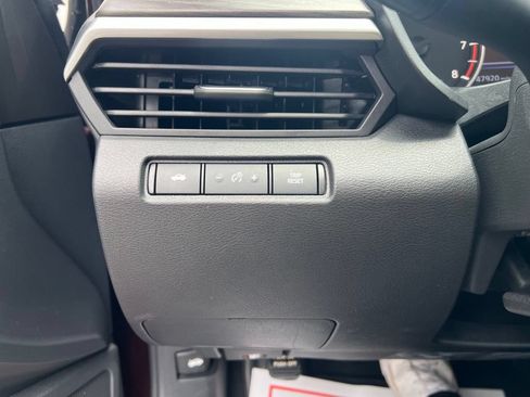 Used 2025 Nissan Altima 2.5 SV FWD image 15