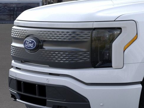 New 2025 Ford F150 Lightning Flash AWD/4WD image 17