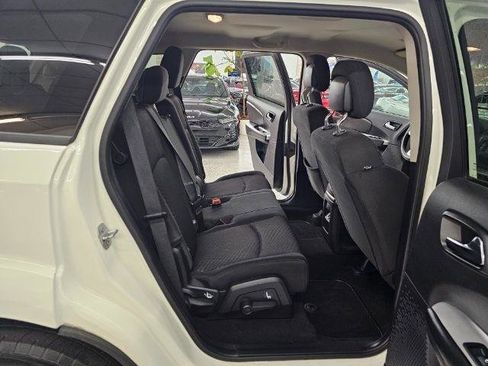Used 2018 Dodge Journey SE w/ Connectivity Group FWD image 32