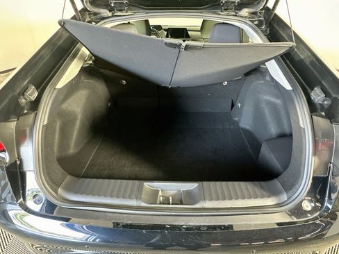Used 2025 Toyota Prius LE FWD image 29