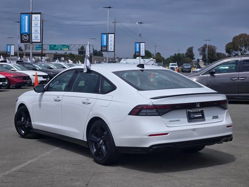 Used 2024 Honda Accord Sport image 5