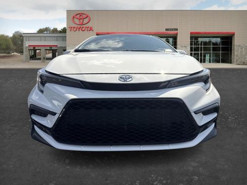 Certified 2026 Toyota Corolla SE FWD image 2