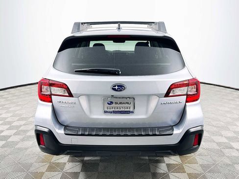 Used 2019 Subaru Outback 2.5i Premium image 6