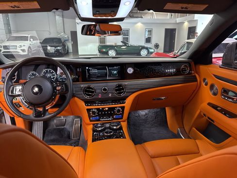 Used 2022 Rolls-Royce Ghost w/ Ghost Package AWD/4WD image 20