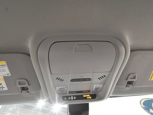 Used 2022 Chevrolet Equinox Premier AWD/4WD image 42
