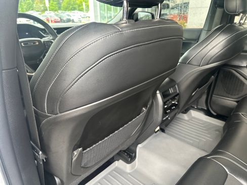 Used 2024 Jeep Grand Cherokee Altitude AWD/4WD image 18