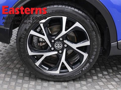 Used 2021 Toyota C-HR XLE image 30