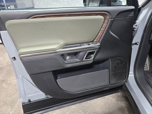 Used 2022 Rivian R1T Adventure image 7