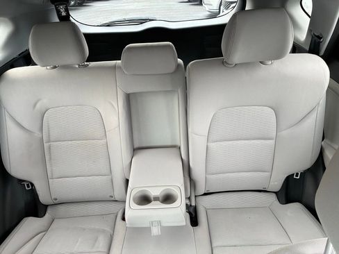 Used 2019 Hyundai Tucson SE w/ Cargo Package image 16