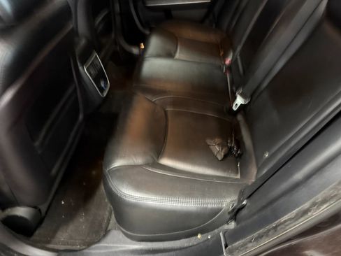 Used 2012 Chrysler 300 Limited image 7