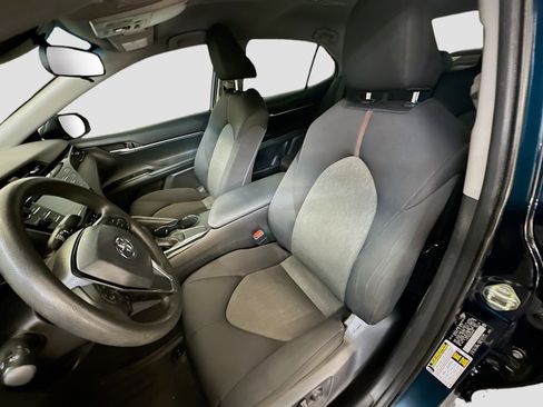 Used 2019 Toyota Camry LE image 13