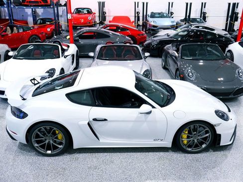 Used 2023 Porsche 718 Cayman GT4 image 7