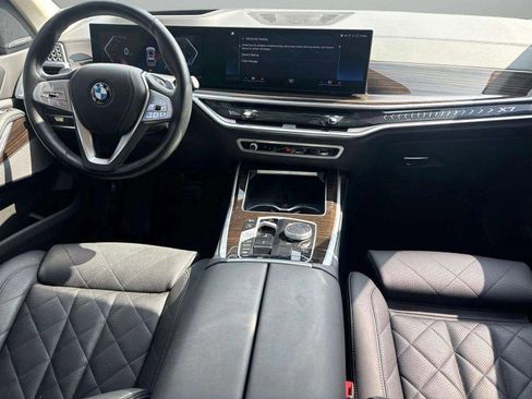 Used 2023 BMW X7 xDrive40i w/ Premium Package AWD/4WD image 4