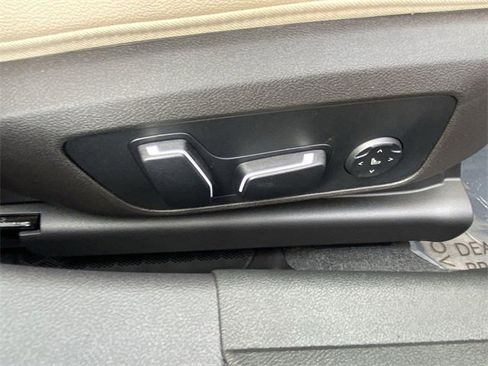 Certified 2025 BMW 330i 330i w/ M Sport Package image 13