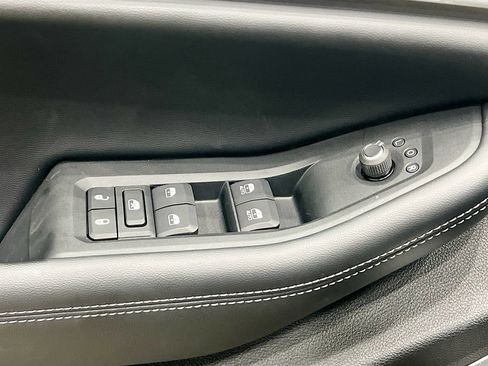 New 2025 Jeep Grand Cherokee Limited w/ Luxury Tech Group II image 18