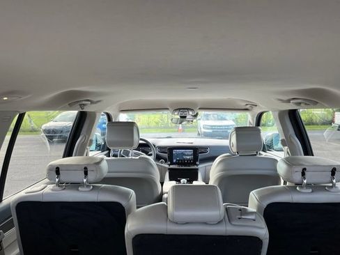 Used 2024 Jeep Wagoneer Series II w/ Flexible Seating Group AWD/4WD image 9