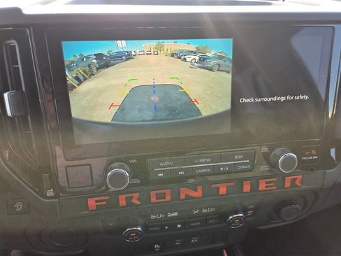 Used 2025 Nissan Frontier Pro-X RWD image 16
