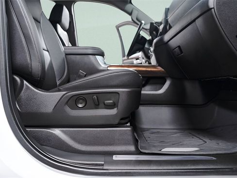 Used 2024 GMC Sierra 2500 SLT w/ SLT Convenience Package image 35