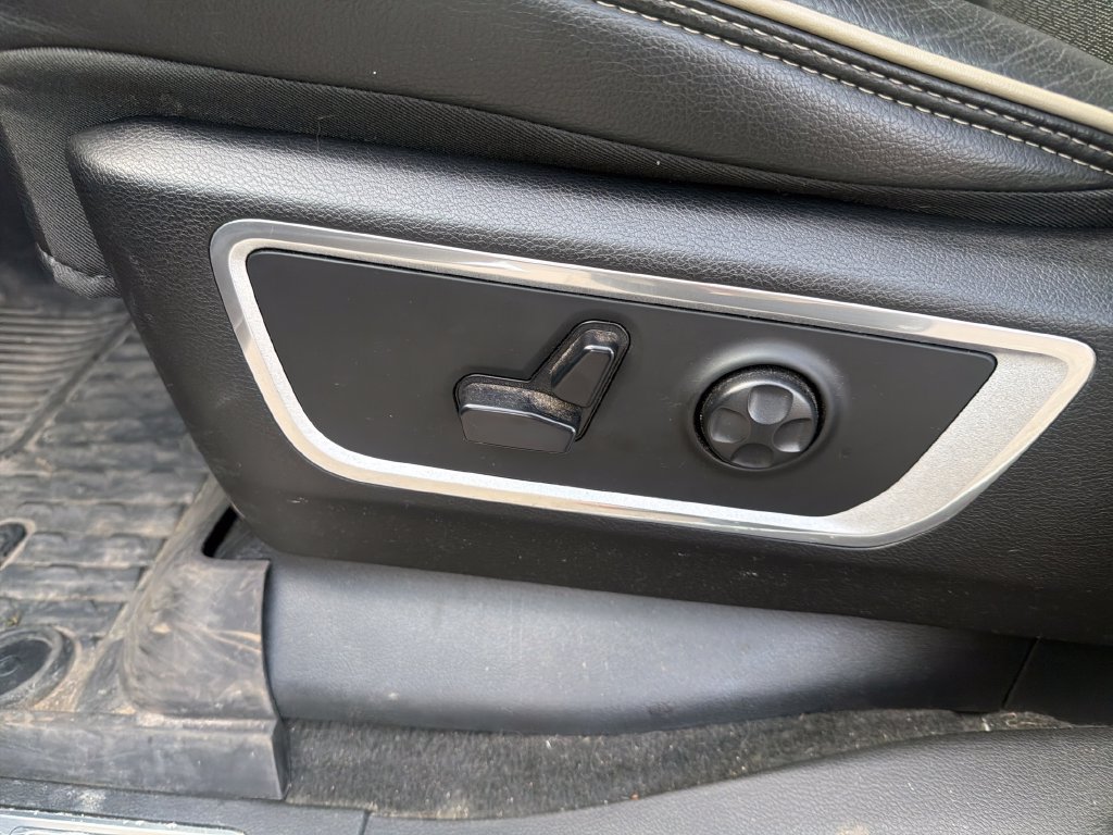 Used 2020 RAM 1500 Laramie AWD/4WD image 14