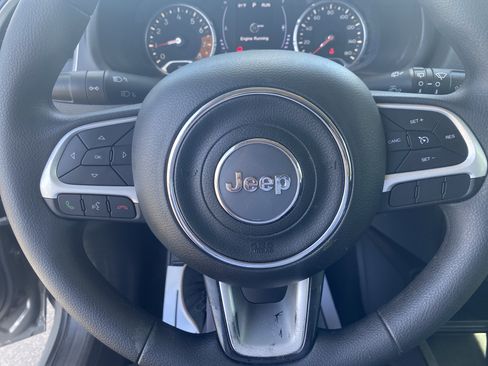 Used 2019 Jeep Renegade Sport FWD image 10