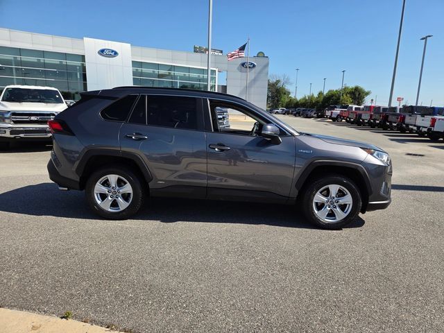 Used 2019 Toyota RAV4 XLE w/ Carpet Mat Package AWD/4WD image 14