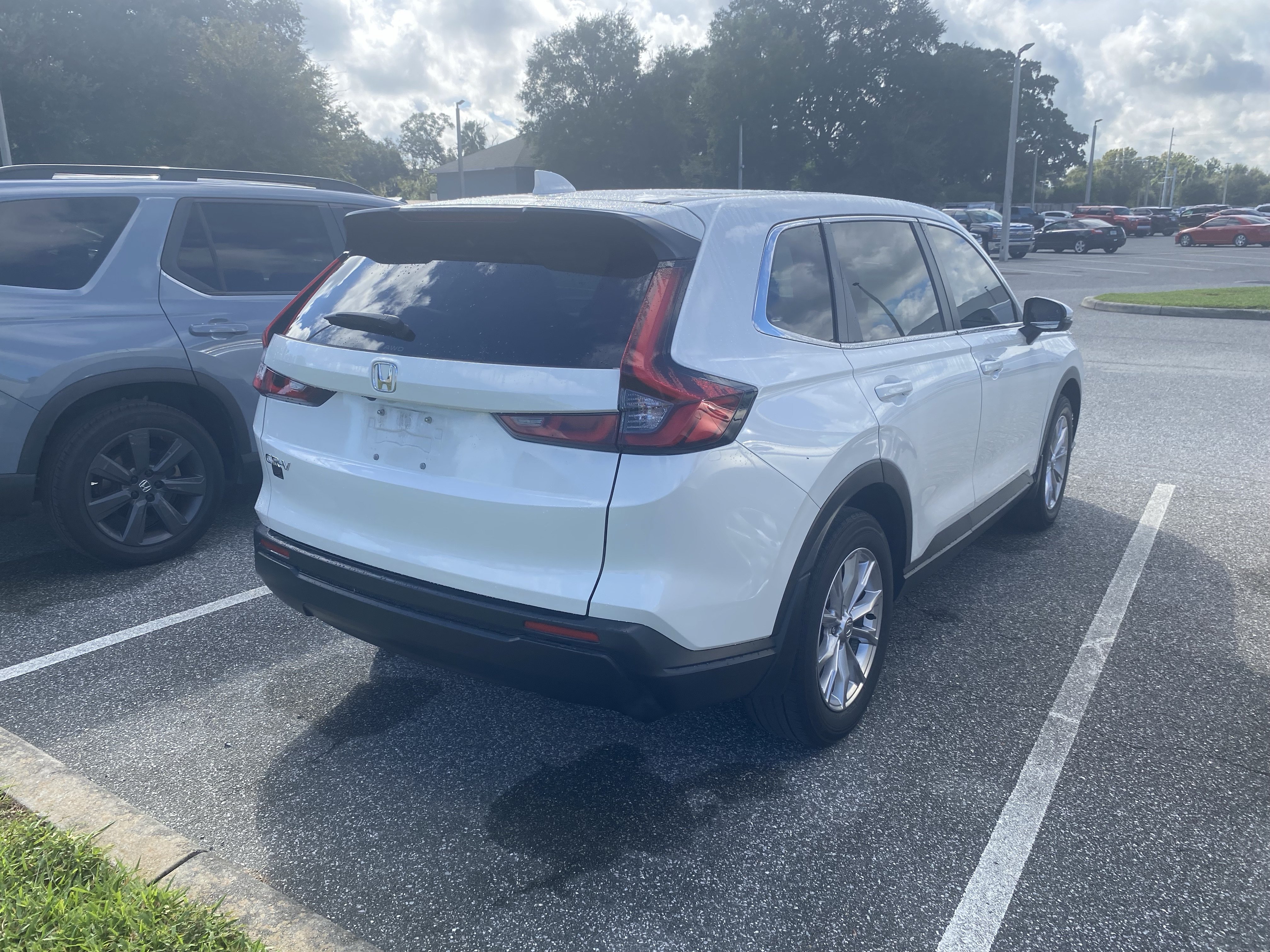 Used 2023 Honda CR-V EX image 8
