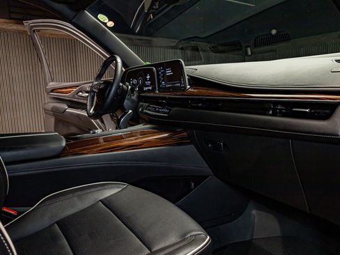 Used 2023 Cadillac Escalade Premium Luxury w/ Performance Package image 14