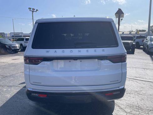 Used 2022 Jeep Wagoneer Series III AWD/4WD image 10