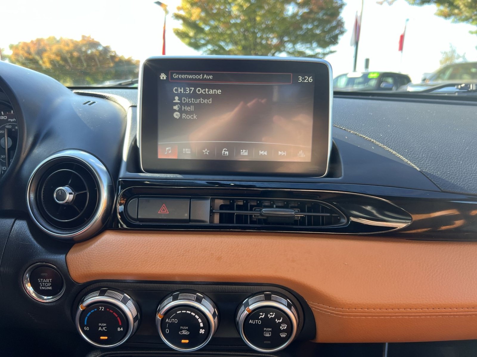 Used 2019 FIAT 124 Spider Lusso w/ Navigation & Sound Group RWD image 17