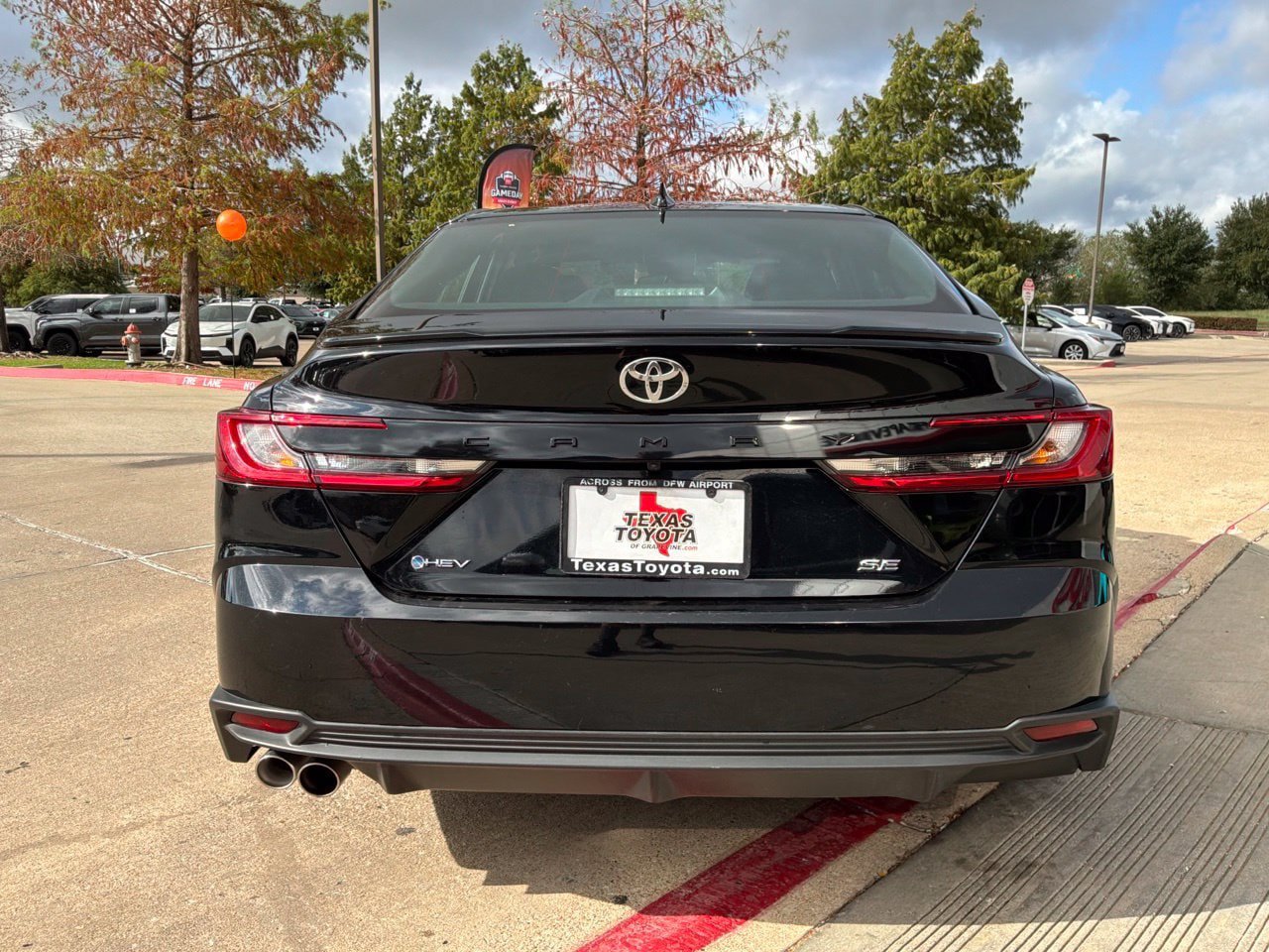 Used 2026 Toyota Camry SE FWD image 7