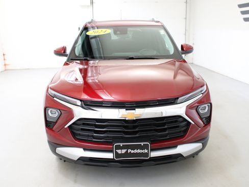 Used 2024 Chevrolet TrailBlazer LT w/ Convenience Package FWD image 2