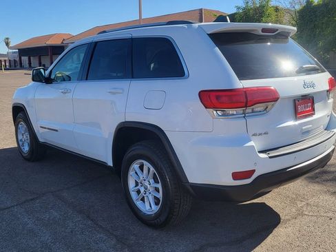 Used 2018 Jeep Grand Cherokee Laredo AWD/4WD image 6
