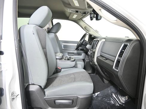 Used 2020 RAM 1500 Classic SLT w/ Luxury Group AWD/4WD image 14