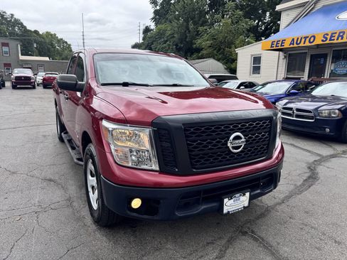 Used 2019 Nissan Titan S w/ S Utility Package image 2