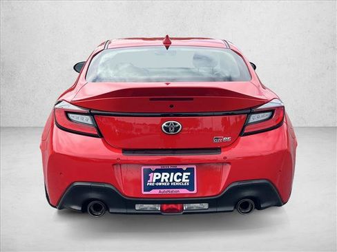 Used 2023 Toyota GR86 Premium w/ ALL Weather Mat Package (TMS) RWD image 6