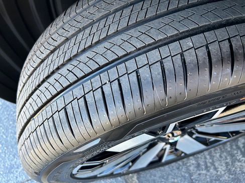 New 2025 Mitsubishi Outlander SE image 15