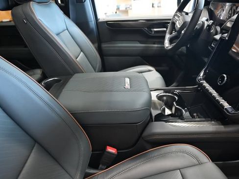 New 2026 GMC Yukon XL AT4 w/ AT4 Premium Plus Package AWD/4WD image 24