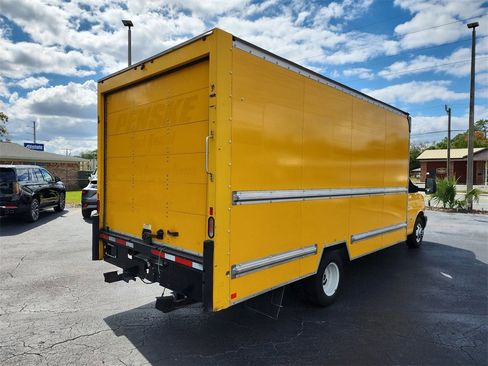 Used 2018 GMC Savana 3500 Extended w/ Driver Convenience Package image 5