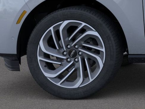New 2026 Lincoln Navigator L Reserve AWD/4WD image 19