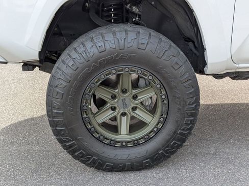 Used 2021 Toyota Tacoma SR5 image 10